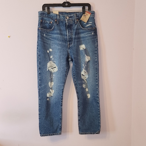 LEVI’S Women’s 501 Original Crop Distressed Denim Jeans, size 30x26 - Picture 2 of 16
